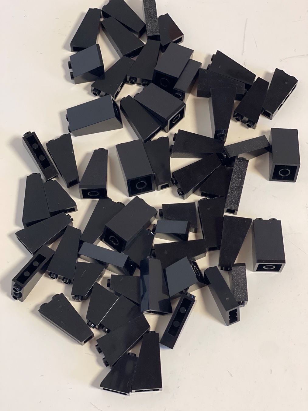 Lego Giocattoli: LEGO - Schwarze Schräg Steine – Usato da Gelterkinden venduto da cobra0110