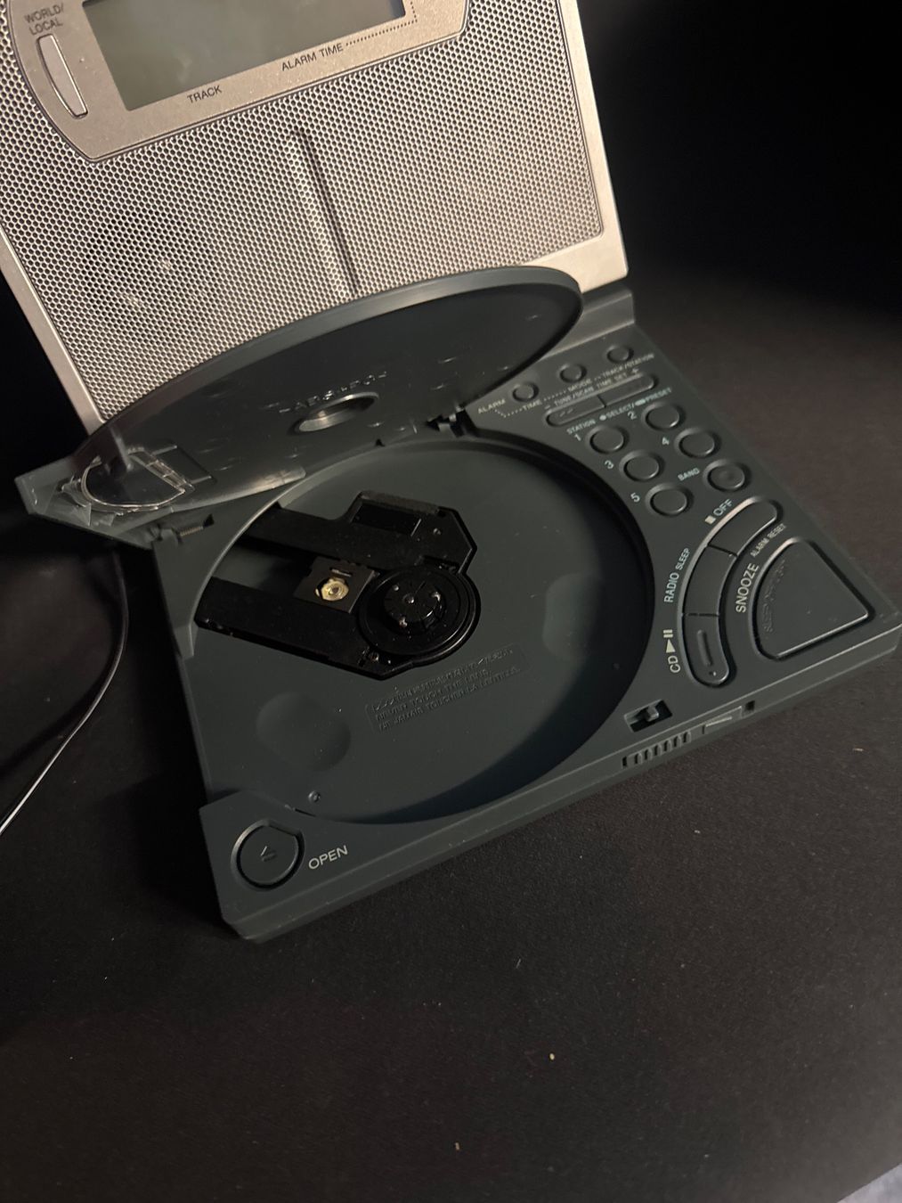 Sony Sveglie: Sony Radiowecker, CD Player, CD Wecker – Usato da Glattfelden venduto da Ak_5bL 2