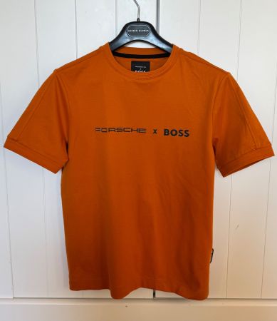 BOSS x Porsche T-Shirt aus der gemeinsamen Kollektion. Neu.