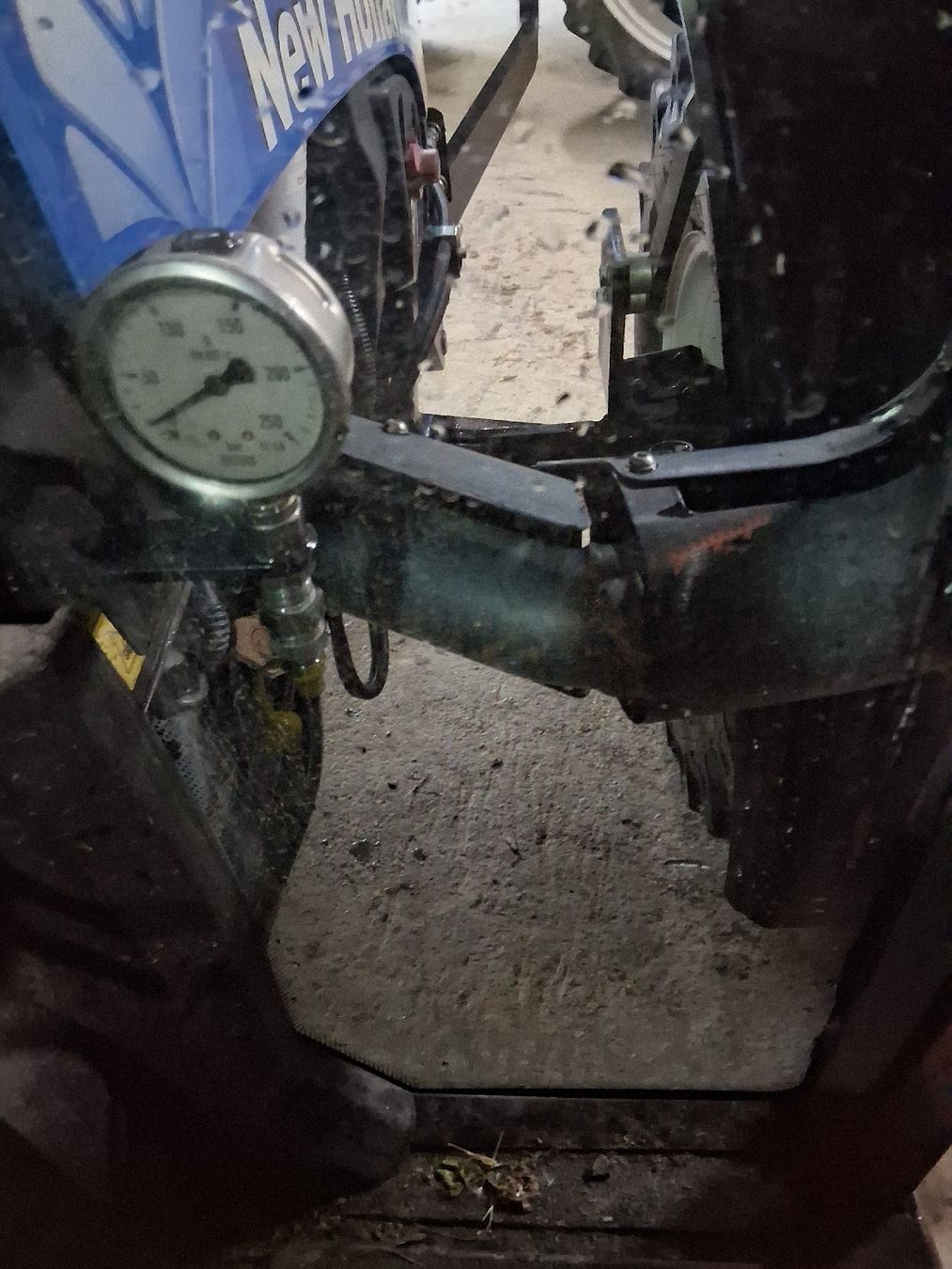 New Holland Tracteurs: New Holland T4040 – D'occasion à Schachen LU par sve_y9qk 4