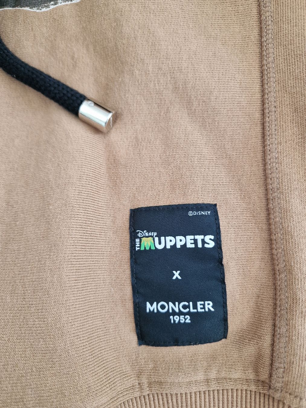 Moncler Maglioni & Felpe: Moncler x Muppets sweatshirt – Nuovo (secondo la descrizione) da Yverdon-les-Bains venduto da Ed9lude 5