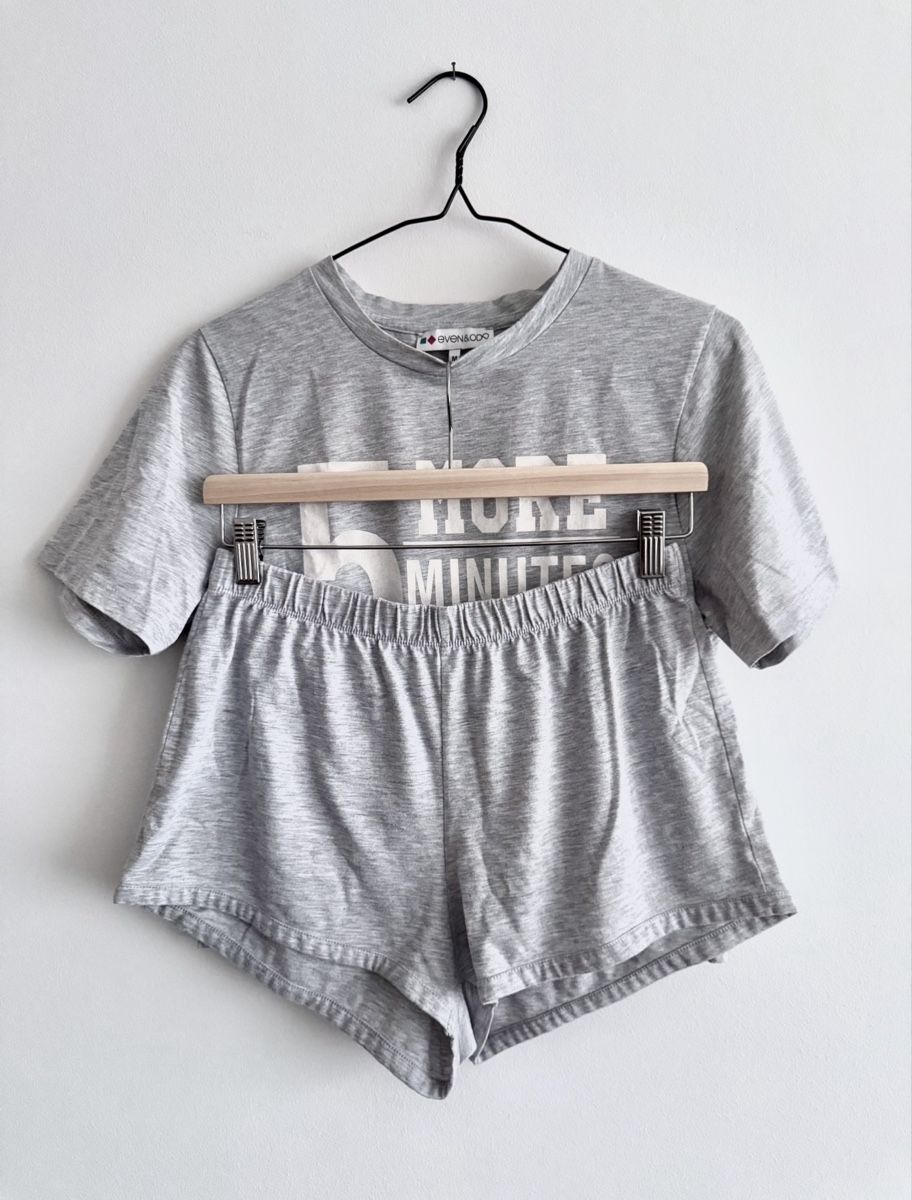 Negligees & Pigiami: Pyjama Lounge Set – Usato da Dietikon venduto da tsela77