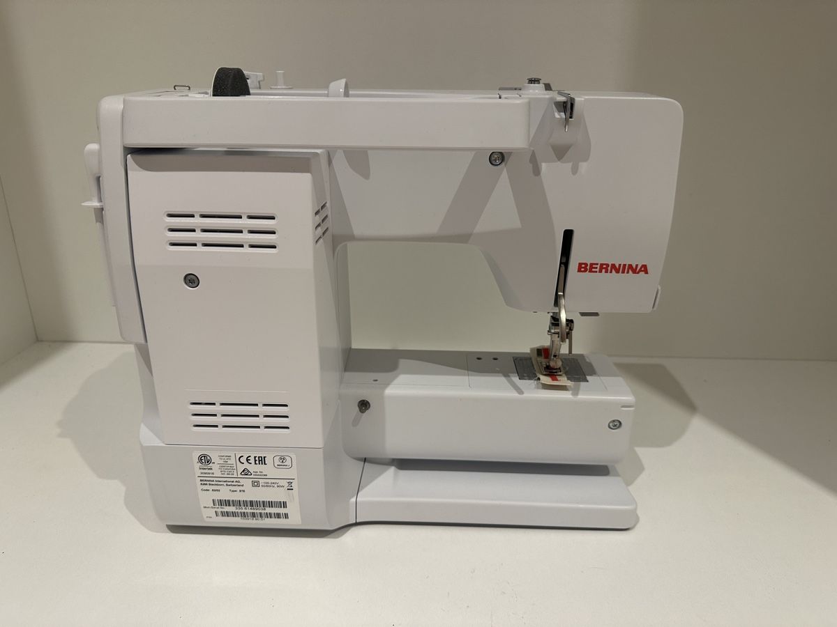 Bernina Macchine da cucire: Nähmaschine Bernina B335 – Usato da Schaffhausen venduto da pinca19 9