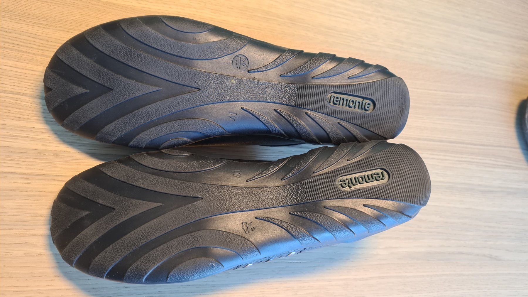 Scarpe da donna: Damenschuh Grösse 41 von Remonte – Usato da Zürich venduto da Agios 4