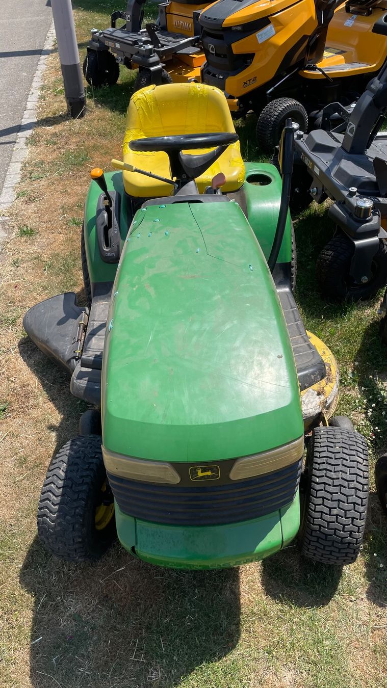John Deere Tagliaerba: Rasentraktor Aufsitzmäher John Deere LT133 – Difettoso da Ermensee venduto da peterfrey 9