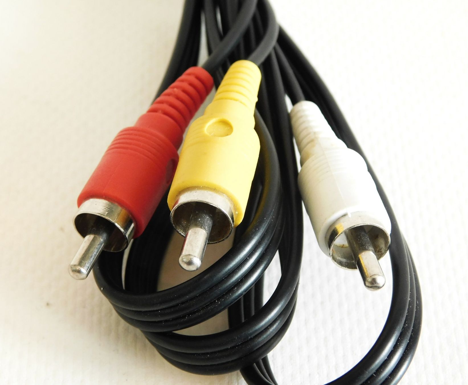 Cavi: Titel: Audio/Video (AV) Kabel: 3.5mm Klinke auf 3x RCA – Usato da Emmenbrücke venduto da Ulisse-22 1