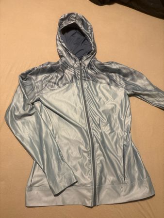 Silberne Damen Jacke mit Kapuze, 