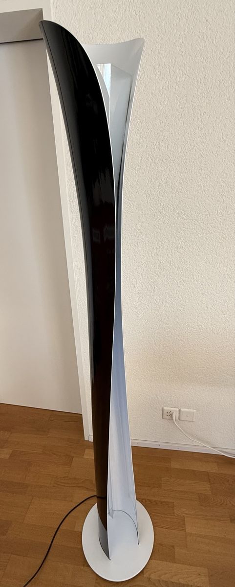 Artemide Lampade: Artemide Cadmo Stehlampe schwarz – Usato da Zug venduto da Namago 1