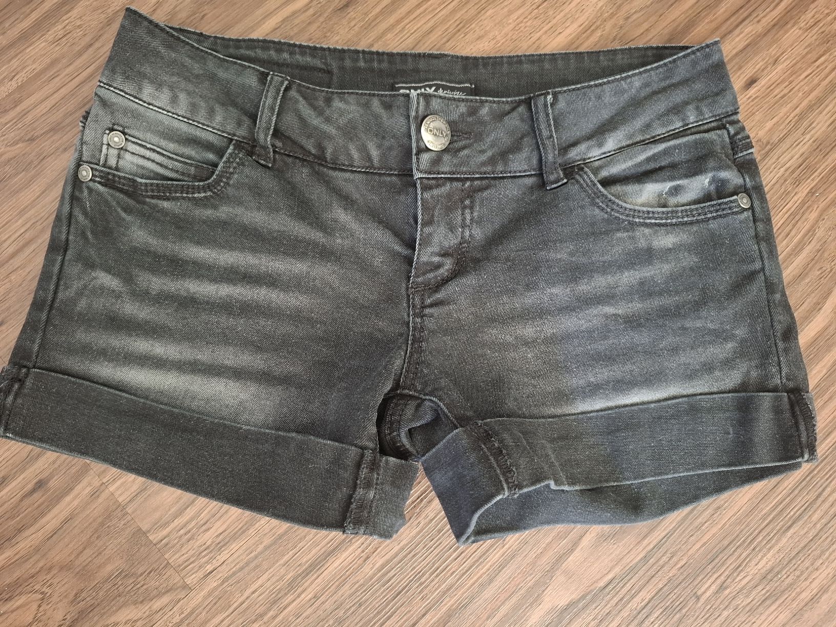Only Jeans: Only Jeans Shorts Gr 34-36 Dunkelgrau – Usato da Hettlingen venduto da Simona_26