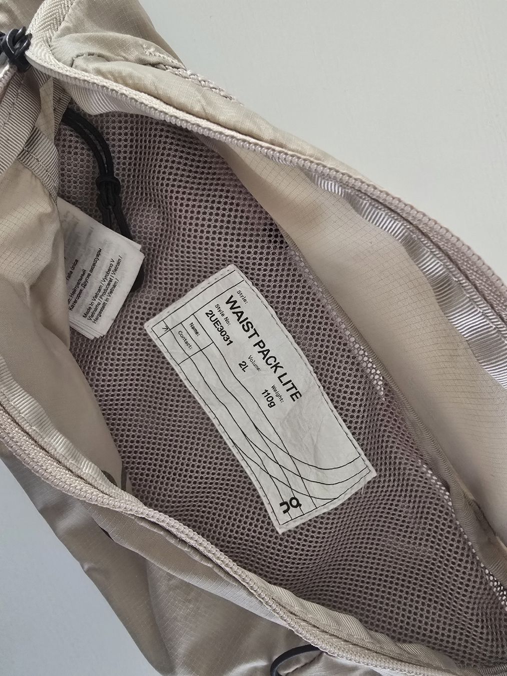 Borse: On Running Waist Pack Lite 2L Beige – Usato da Zürich venduto da fin_2vqm 2