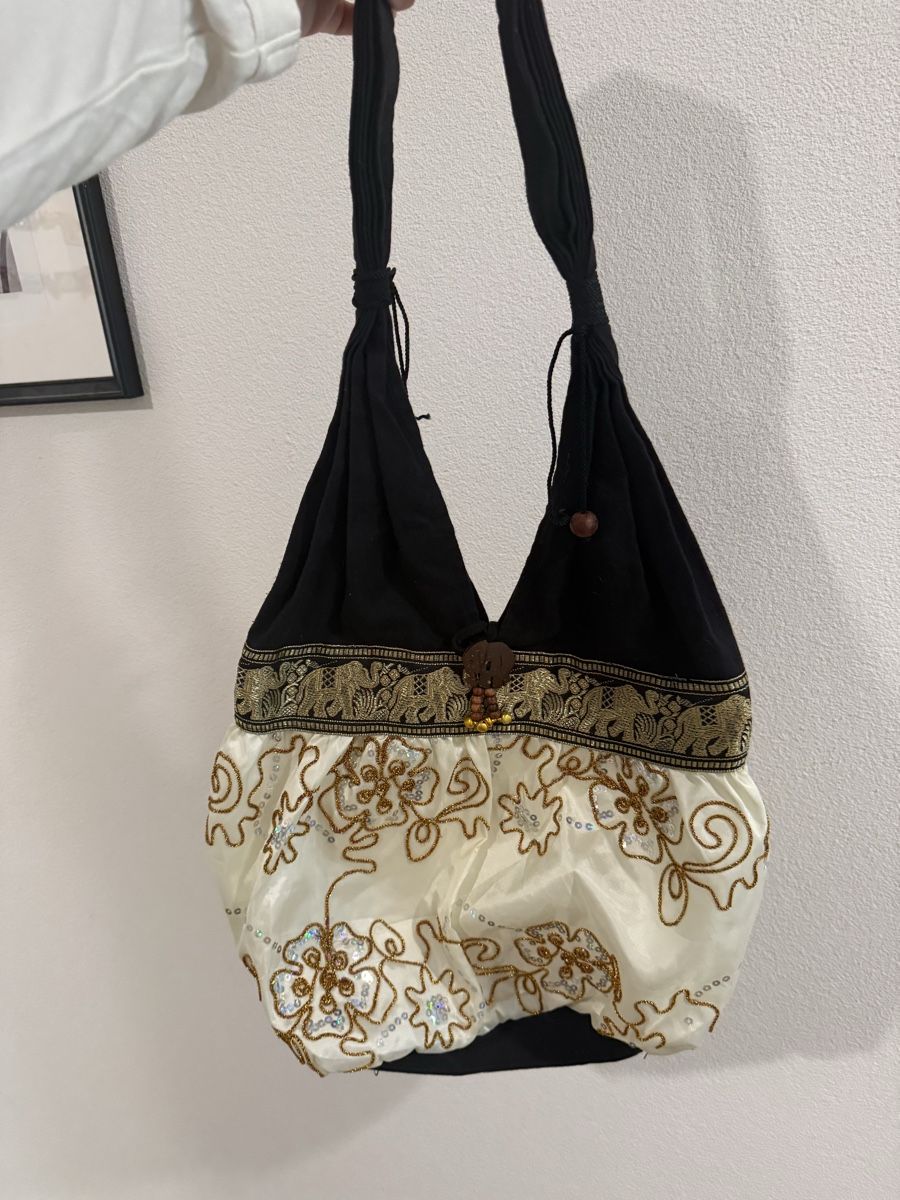 Taschen für Damen: Wunderschöne Schultertasche – Gebraucht aus Bottmingen von Itsclaire