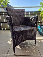 4 schöne geflochtene Gartenstühle