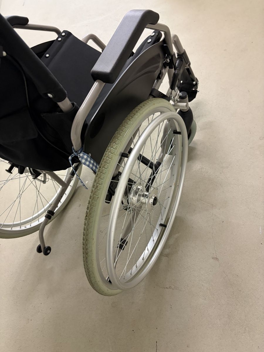 Sedie a rotelle: Rollstuhl in gutem Zustand – Usato da Zürich venduto da Sr220sr 4