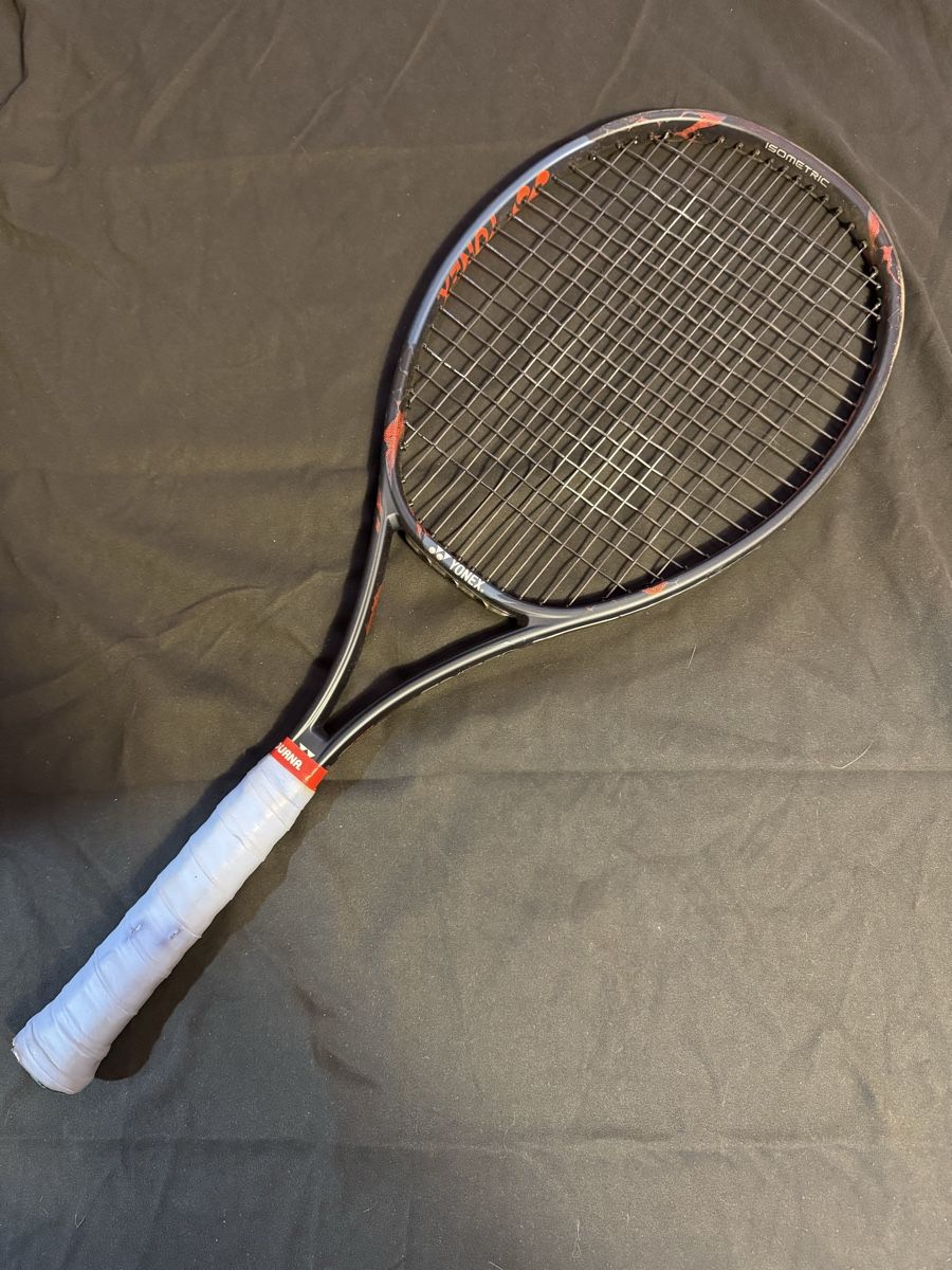 Yonex Racchette: Yonex VCORE PRO 100, 300g, Griffgrösse 3 – Usato da Wettingen venduto da Chuljaa