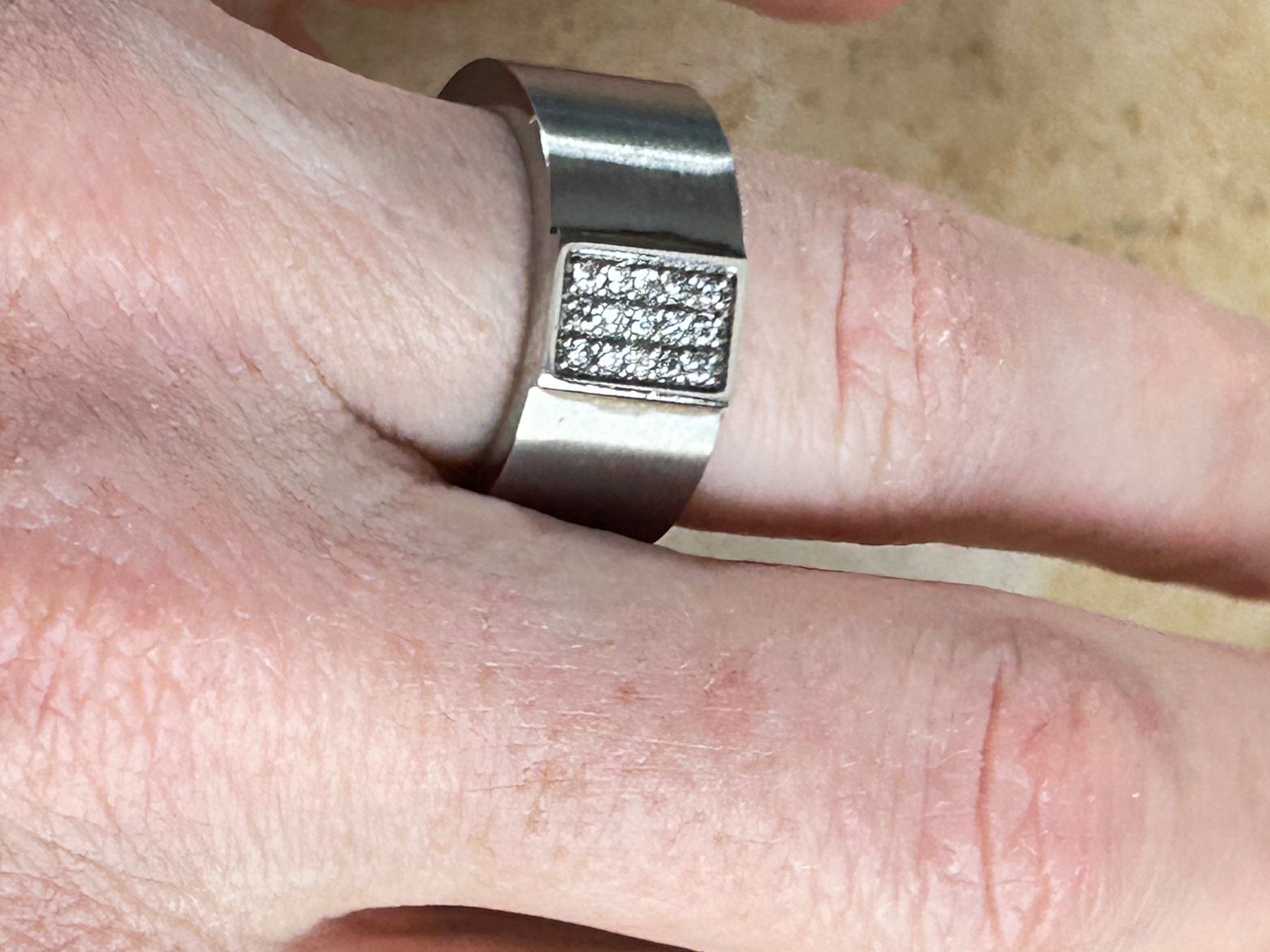Anelli: Edelstahlring mit Zirkonia, Gr. 55.5 – Usato da Laufen venduto da Bellebellezza 1