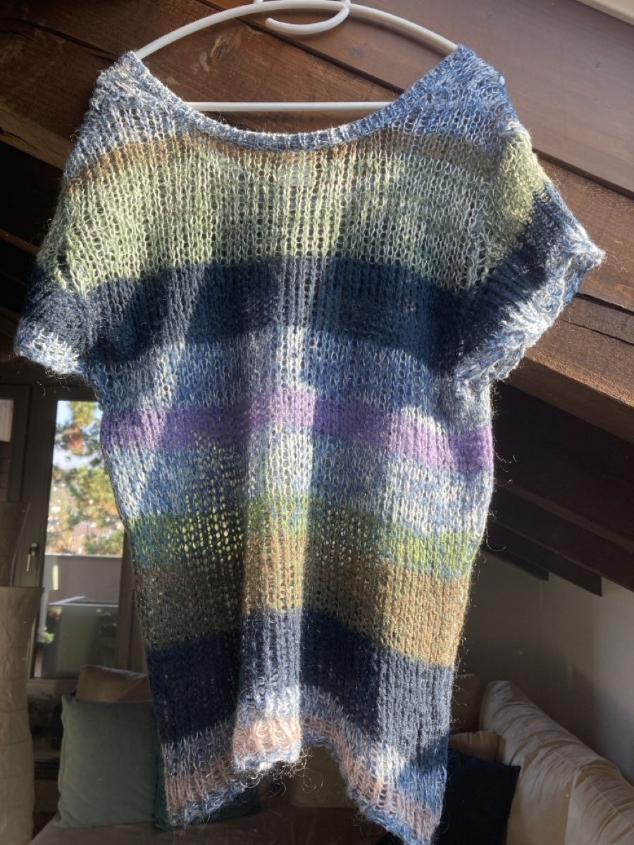 T-shirt: Sommerliches Stricktop in Regenbogenfarben, Grösse S – Usato da Bottmingen venduto da sand-b 1