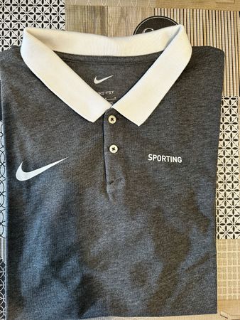Polo Nike Dri-FIT gris, taille M  (Sporting Lisbonne)