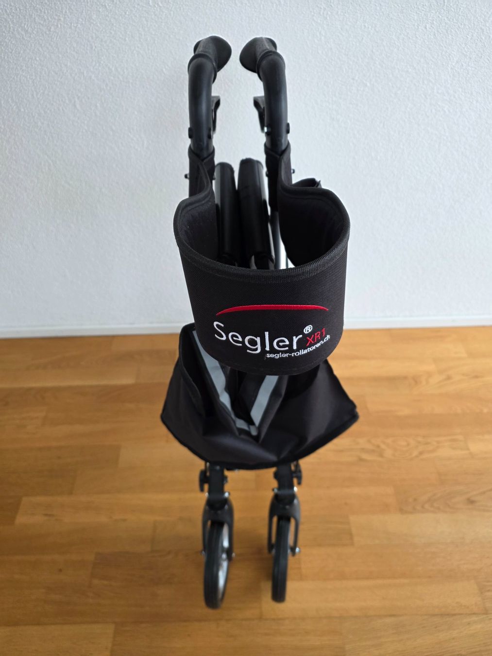 Ausili per la deambulazione: Rollator In/Out Door – Usato da Lostorf venduto da Cellos 1