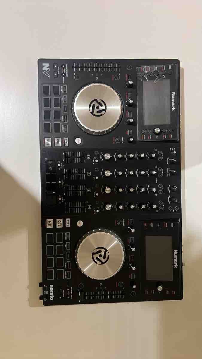 Numark Platines de mixage: Numark NV Serato DJ Controller gebraucht – D'occasion à Winterthur par alibey8400
