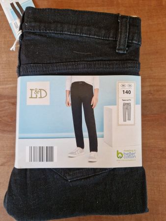 NEU Jeans / Hose schwarz 140