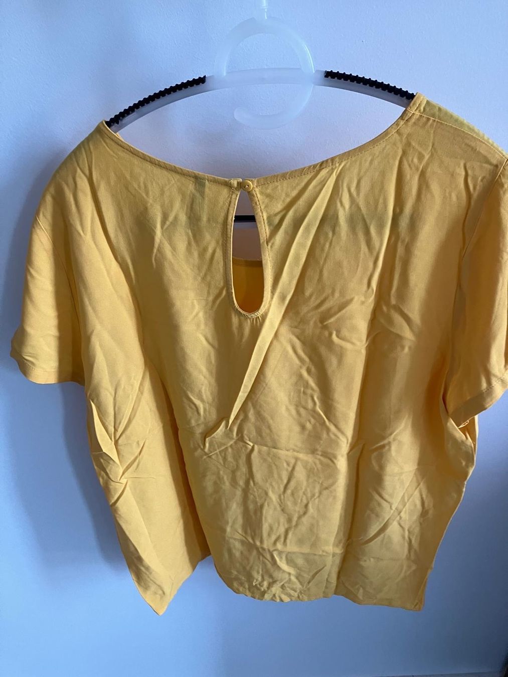 Only T-shirt: only T-Shirt  gelb  Grösse 40 – Usato da Allenwinden venduto da Obalu 1