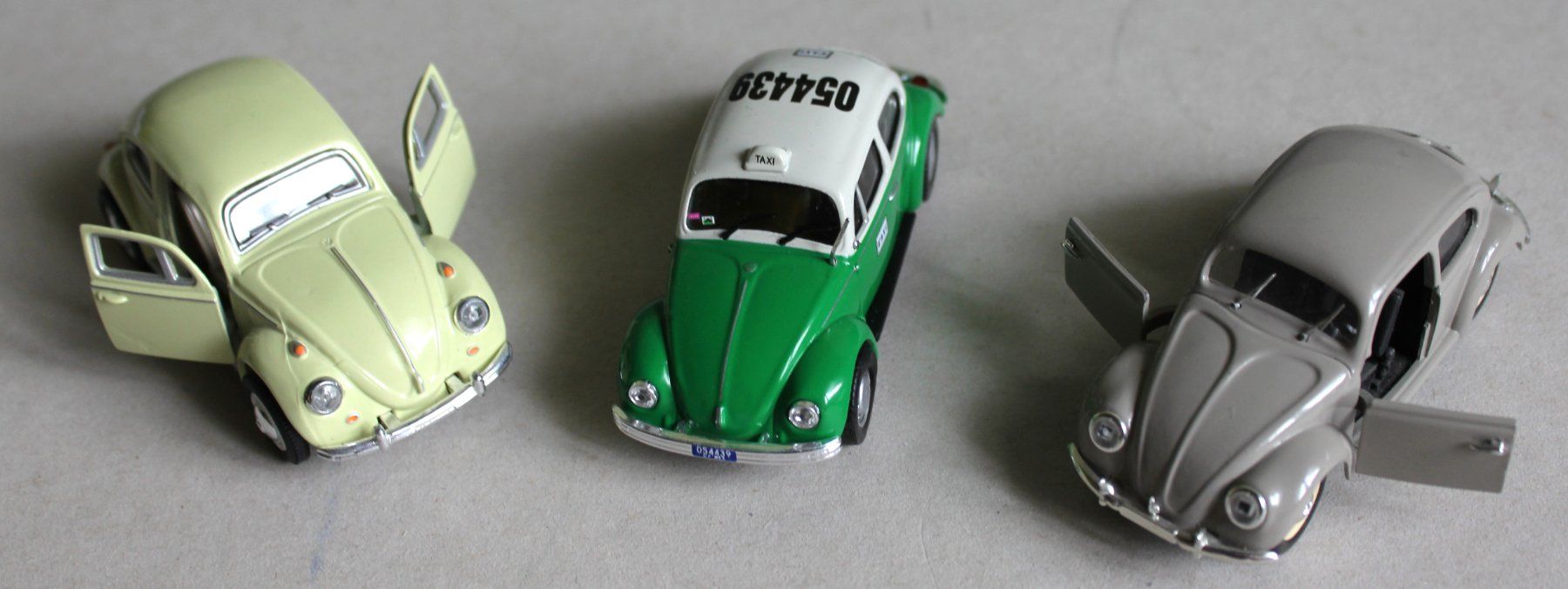 Volkswagen Modellini d'auto: 3 VW Käfer Modellautos 1:43 – Nuovo (secondo la descrizione) da Worblaufen venduto da Cookie23