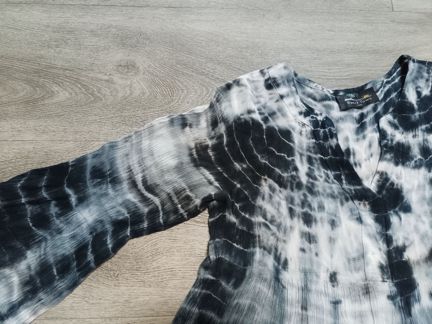 T-shirt: Neues Batikshirt M – Nuovo (secondo la descrizione) da Bätterkinden venduto da Elefantenzoo 1