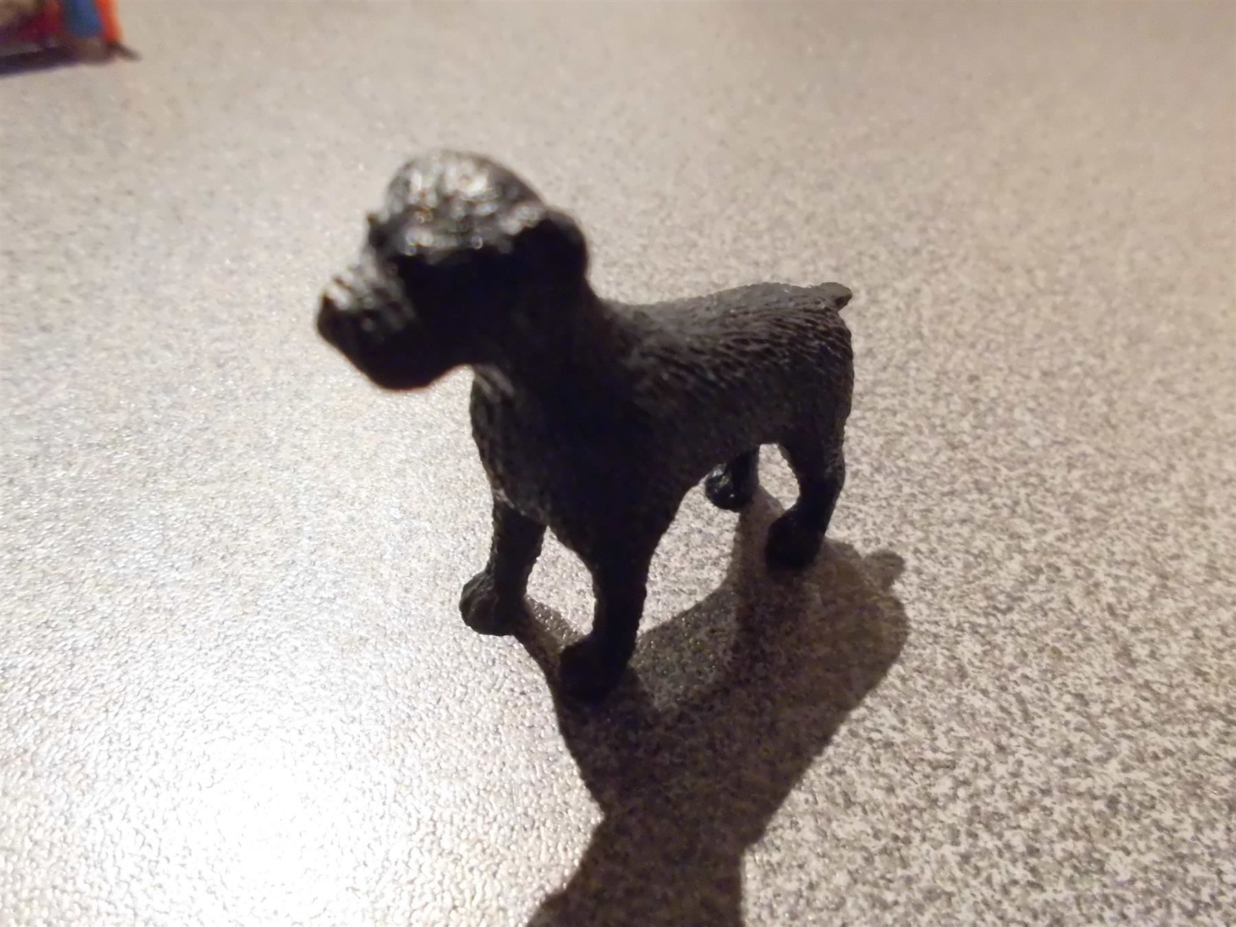 Jouets: Hund schwarz – D'occasion à Zürich par abraxas1291