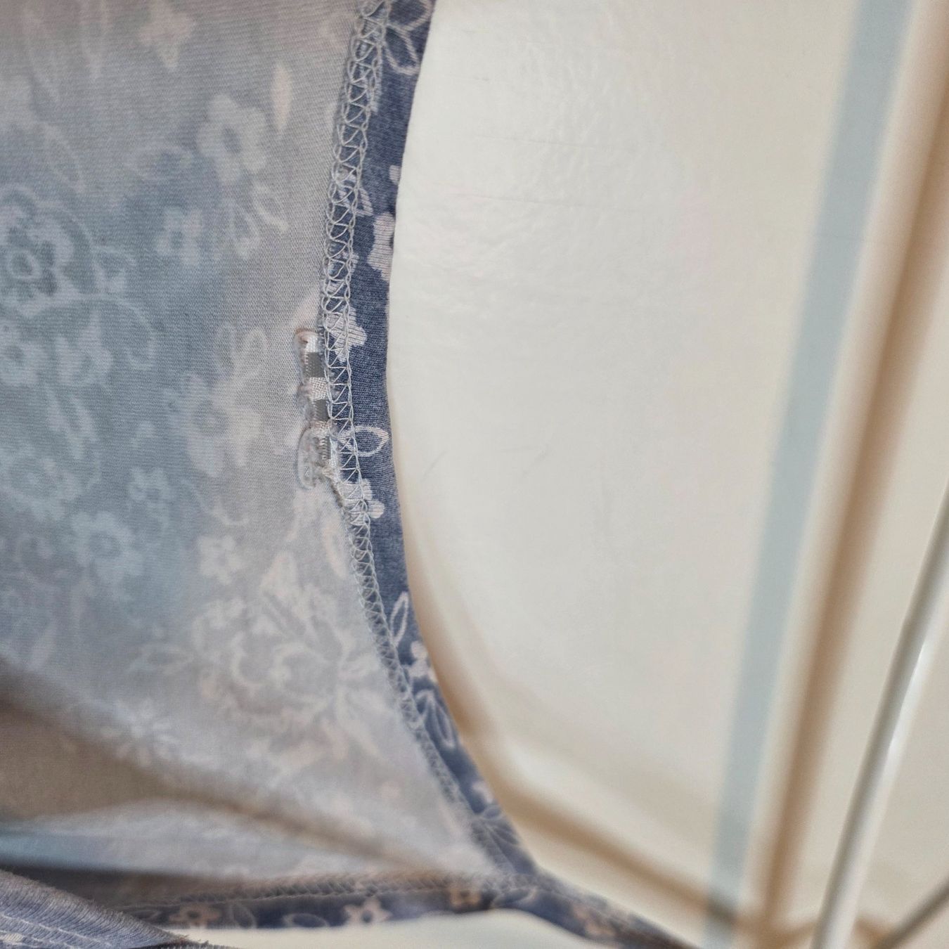 Tops: Längeres Top Gr. M Hellblau Print – Gebraucht aus Wald ZH von CapLux 5