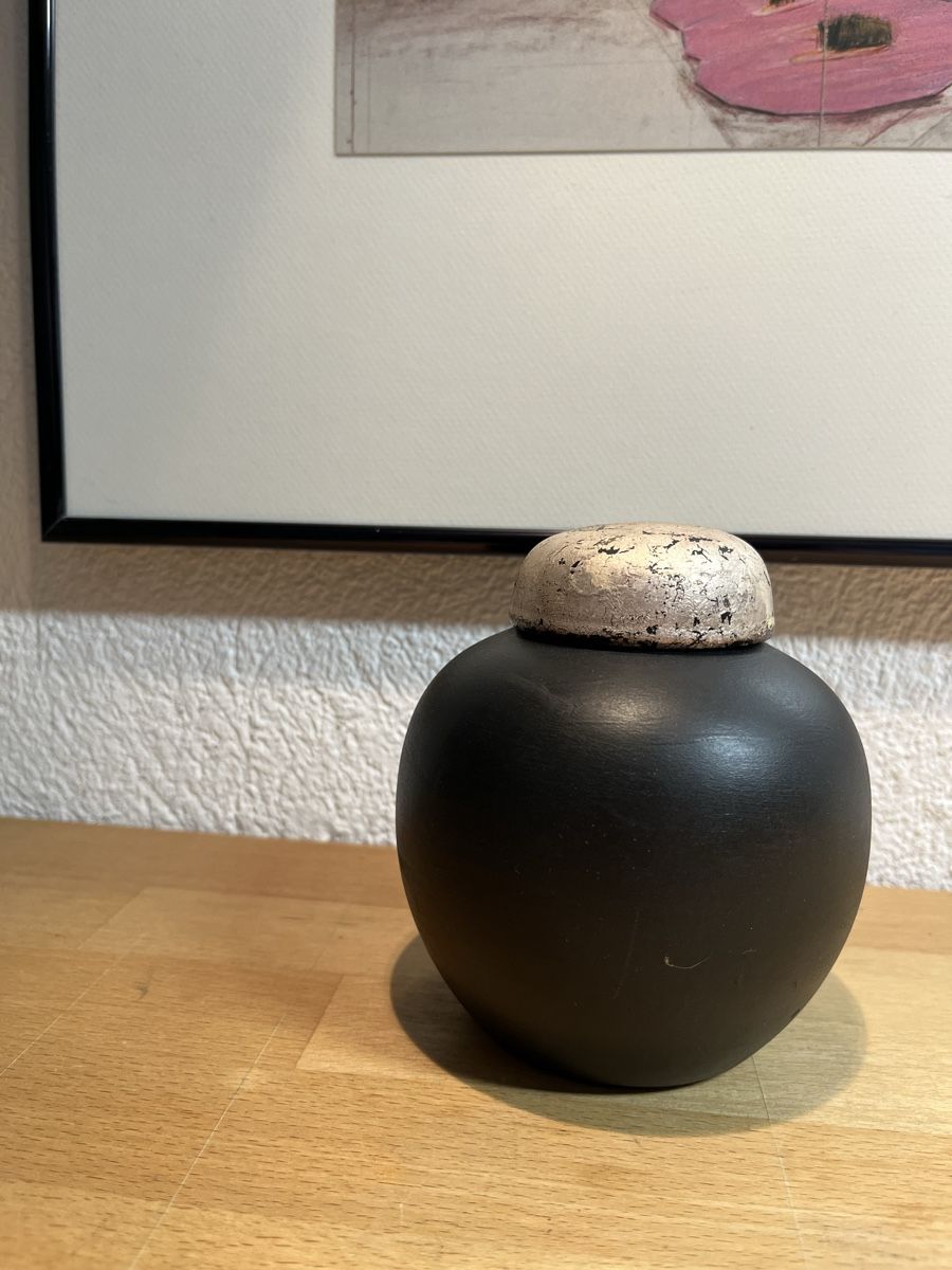 Tutte le decorazioni: Pot à thé en porcelaine peinte – Usato da Lausanne venduto da joltei