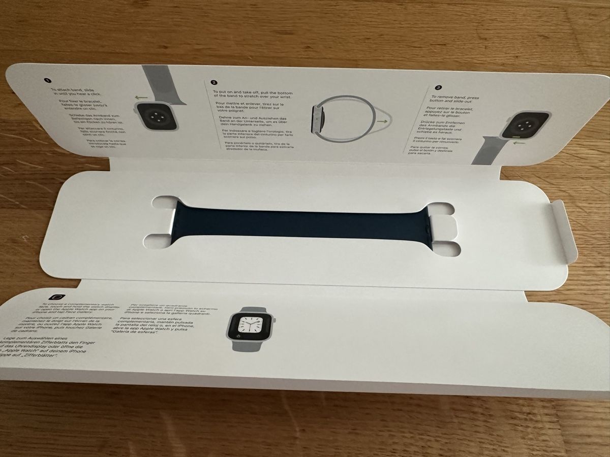 Apple Bracciali & Braccialetti: Apple Watch Solo Loop Abyss Blue Grösse 6 Silikon – Nuovo (secondo la descrizione) da Cham venduto da DM2106 3