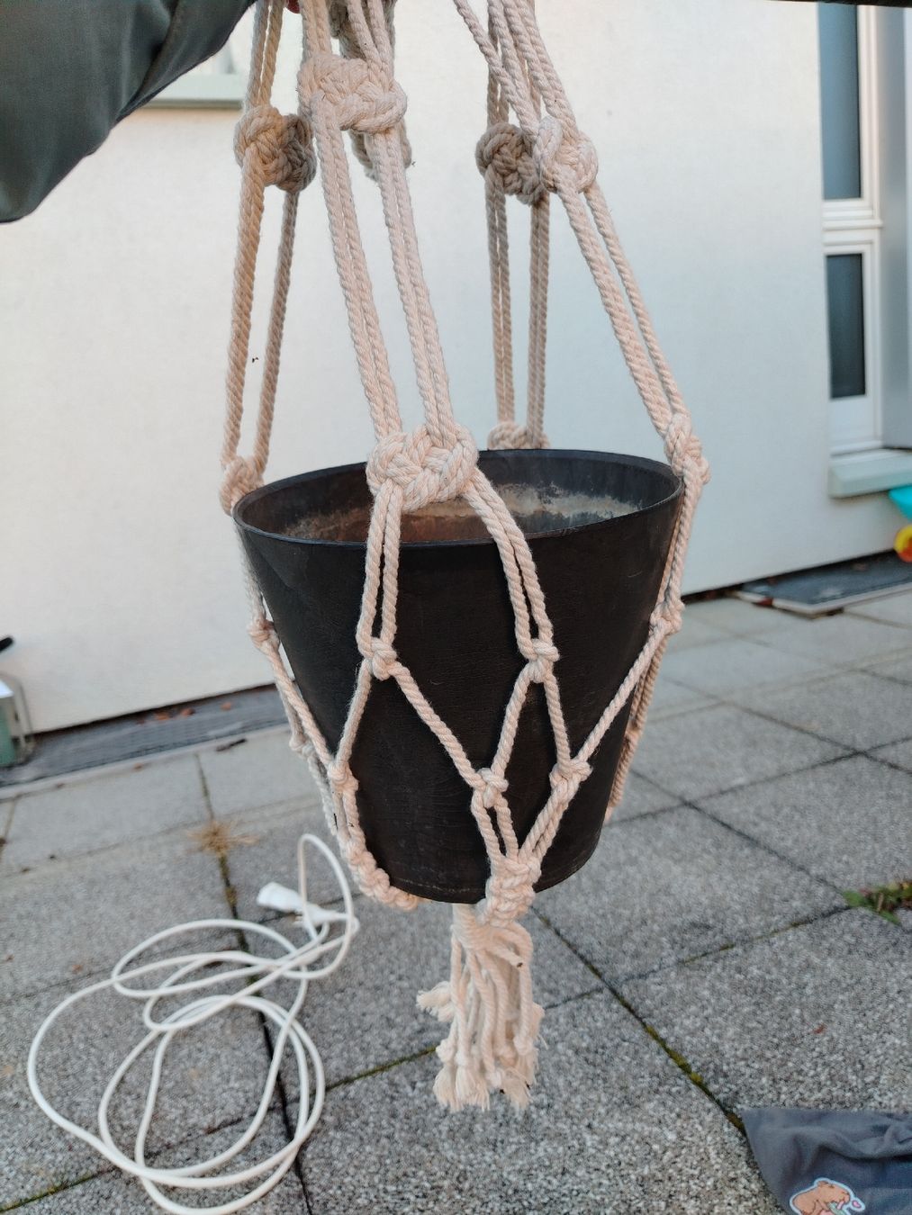 Toutes les décorations: 4 x Makramee Pflanzenaufhänger – D'occasion à Schönenbuch par sop_n7zd 1