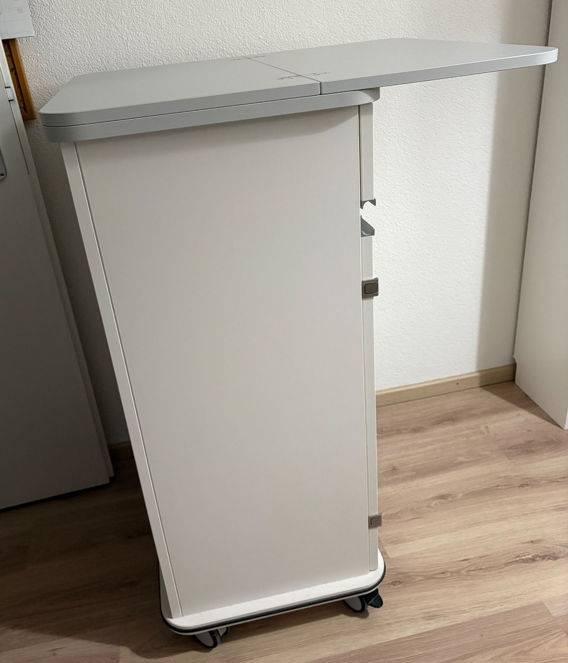 Banconi: Bürocaddy Haworth C3 weiss – Usato da Auenstein venduto da 5222 4