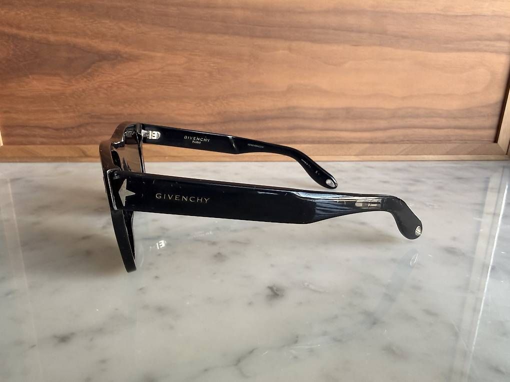 Occhiali & Lenti: Givenchy Sonnenbrille  – Usato da Adligenswil venduto da TST04 1