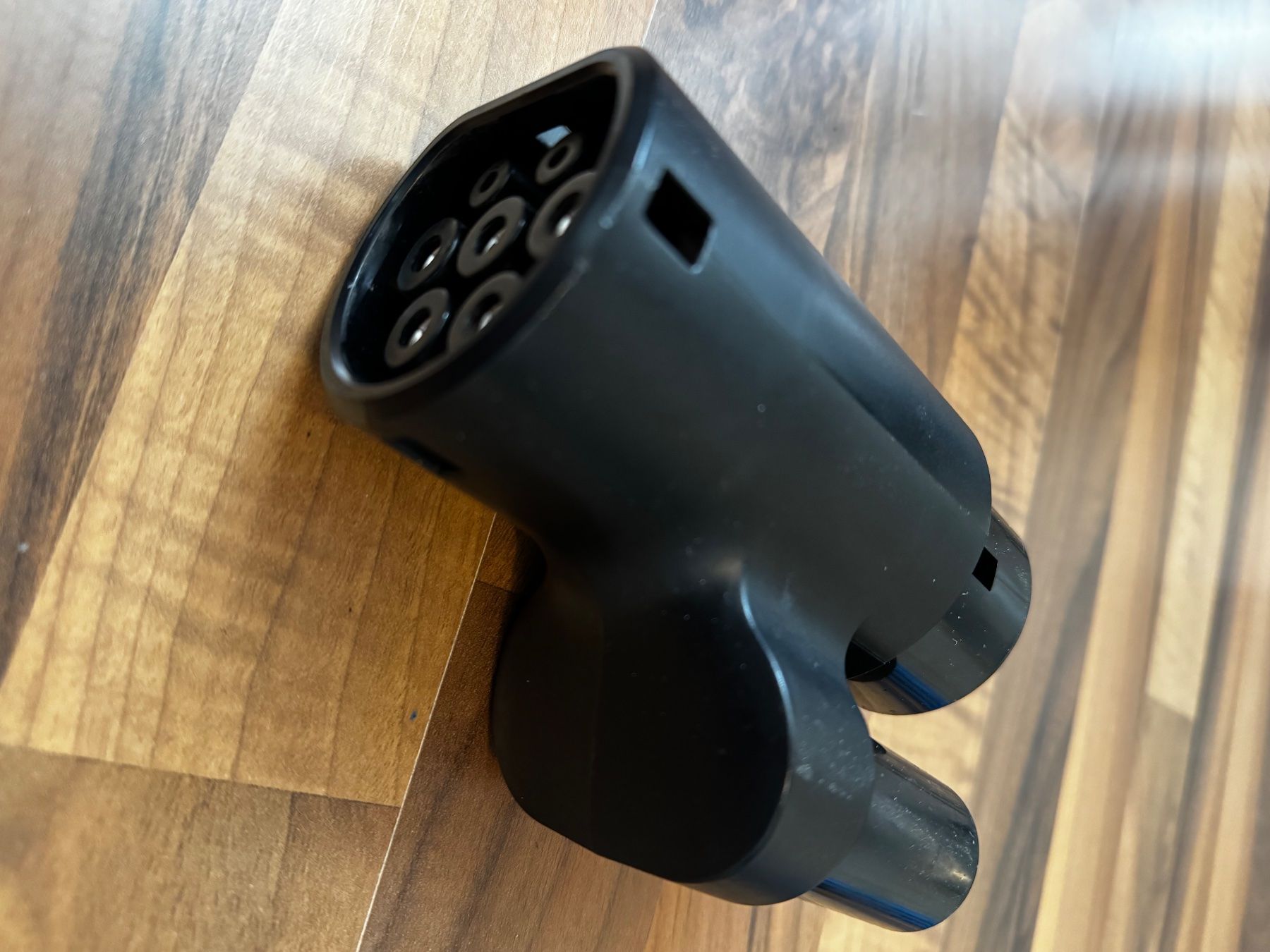 Unità & Adattatore: Tesla - CCS Combo 2 Adapter – Usato da Kilchberg ZH venduto da Elmo163