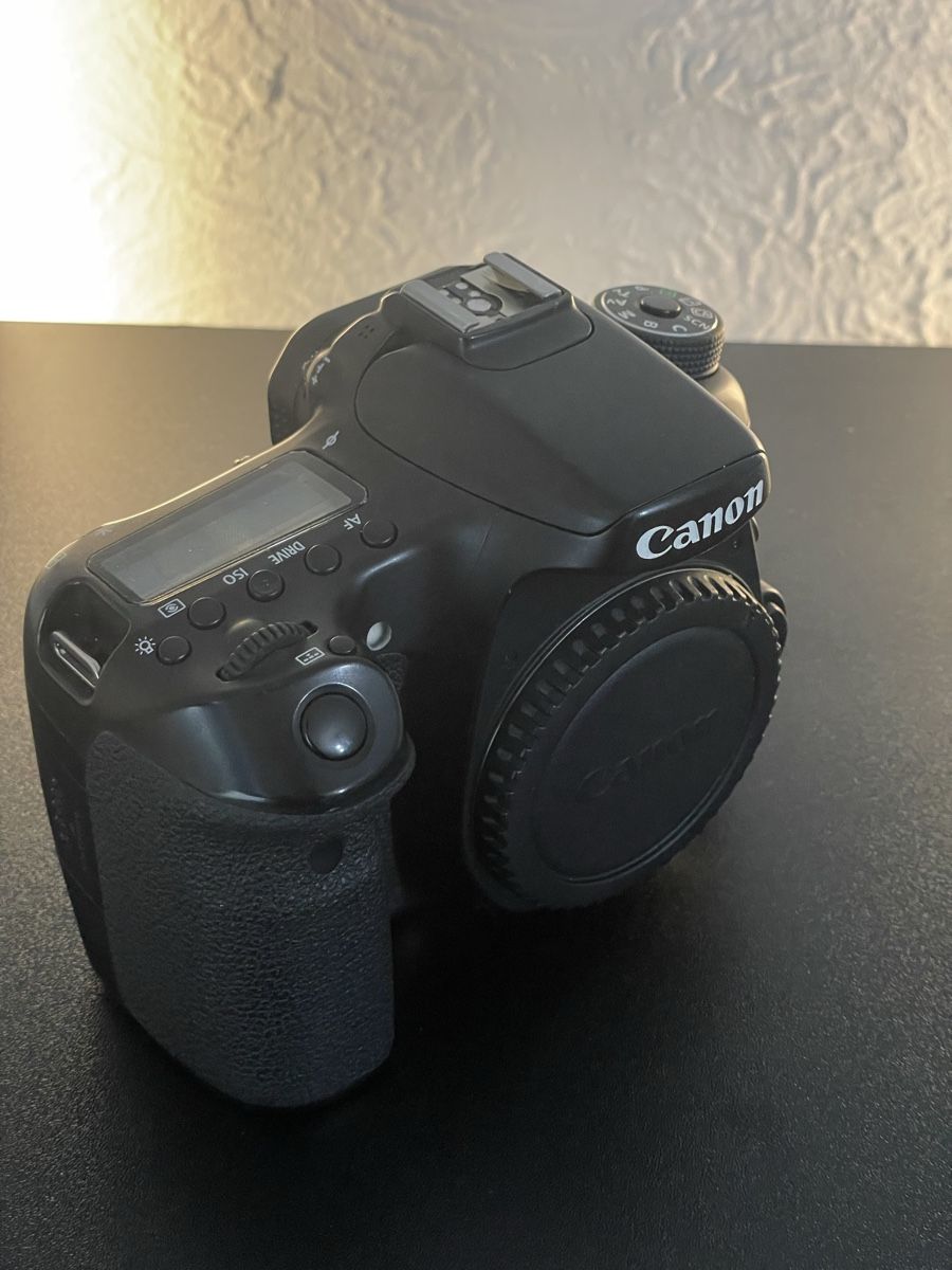 Canon Fotocamera: Canon 70d with battery – Usato da Diepoldsau venduto da Mike.07 2