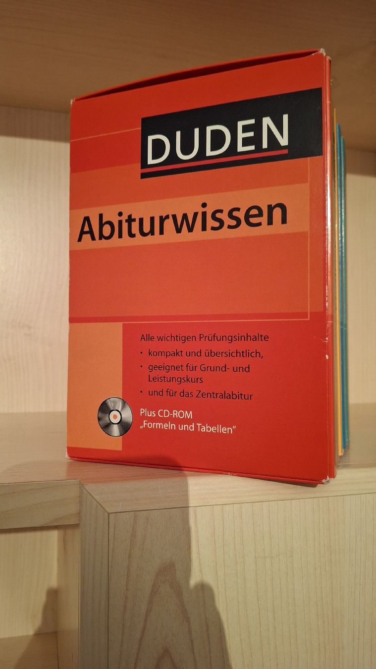 Bücher: Duden-Abiturwissen – Gebraucht aus Aetingen von MischiZengi 1