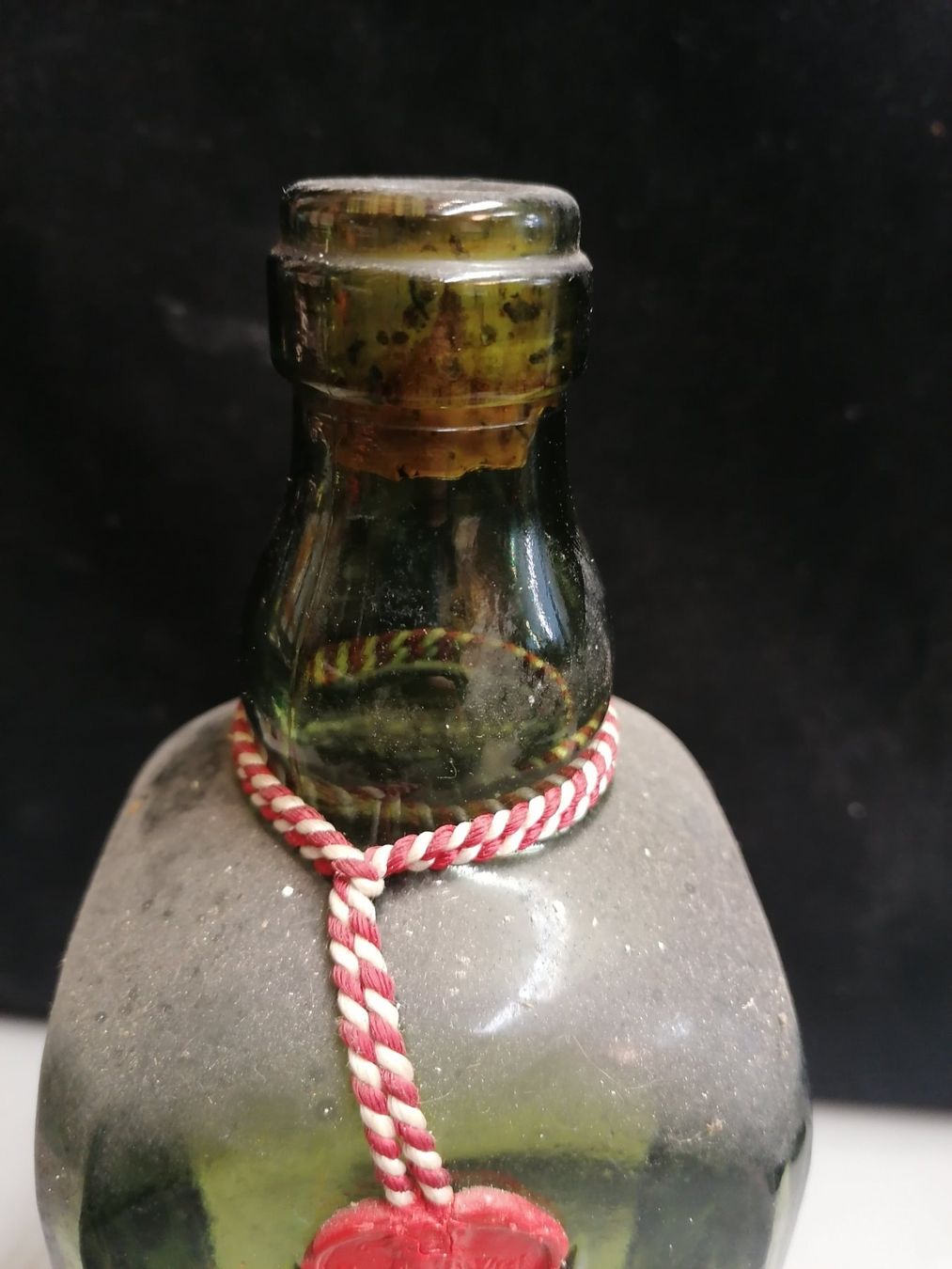 Spirituosen: EAU DE VIE PRUNEAUX DE BÂLE – Neu und originalverpackt aus Genève von Leboucheoreilles 1