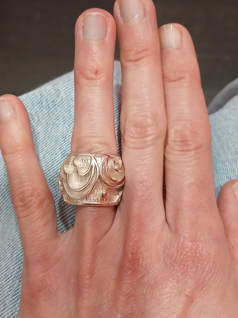 Anelli: Silber Ring mit speziellem Muster, Gr.54/55 massiv ca.20 gr. – Nuovo (secondo la descrizione) da Pfeffikon LU venduto da cleoopatraa 1