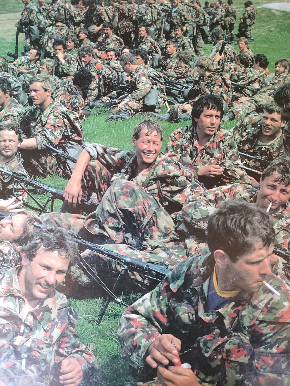 Libri: Schweizer Armee Militär Buch – Usato da Schwanden Sigrisw venduto da pho_2mc9 9