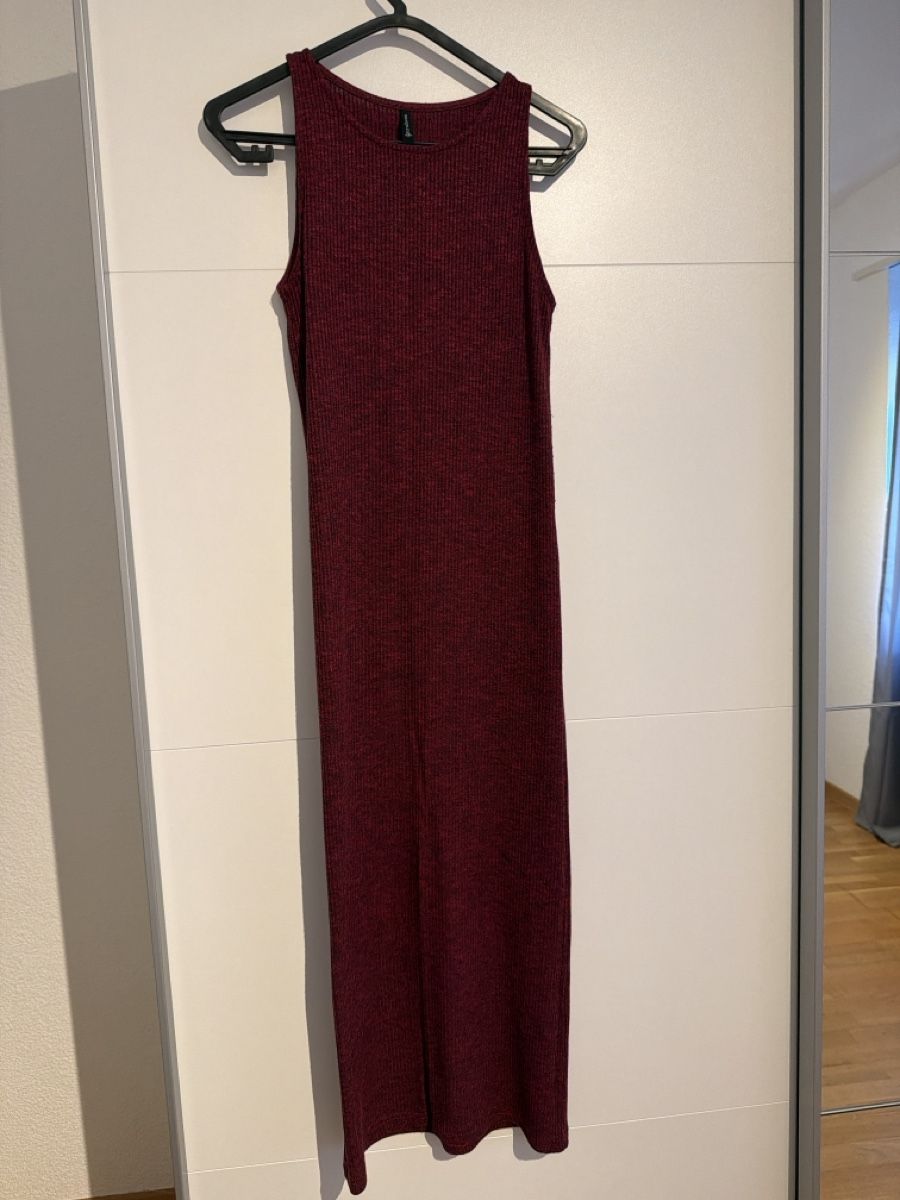 Stradivarius Kleider: Lange Kleid  – Neu (gemäss Beschreibung) aus Döttingen von chi_8d8b