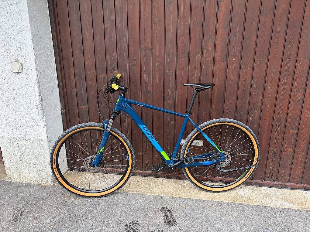 Cube Velos: Cube Hardtail AIM Race - Grösse L/XL – Gebraucht aus Flims Waldhaus von Cwi80