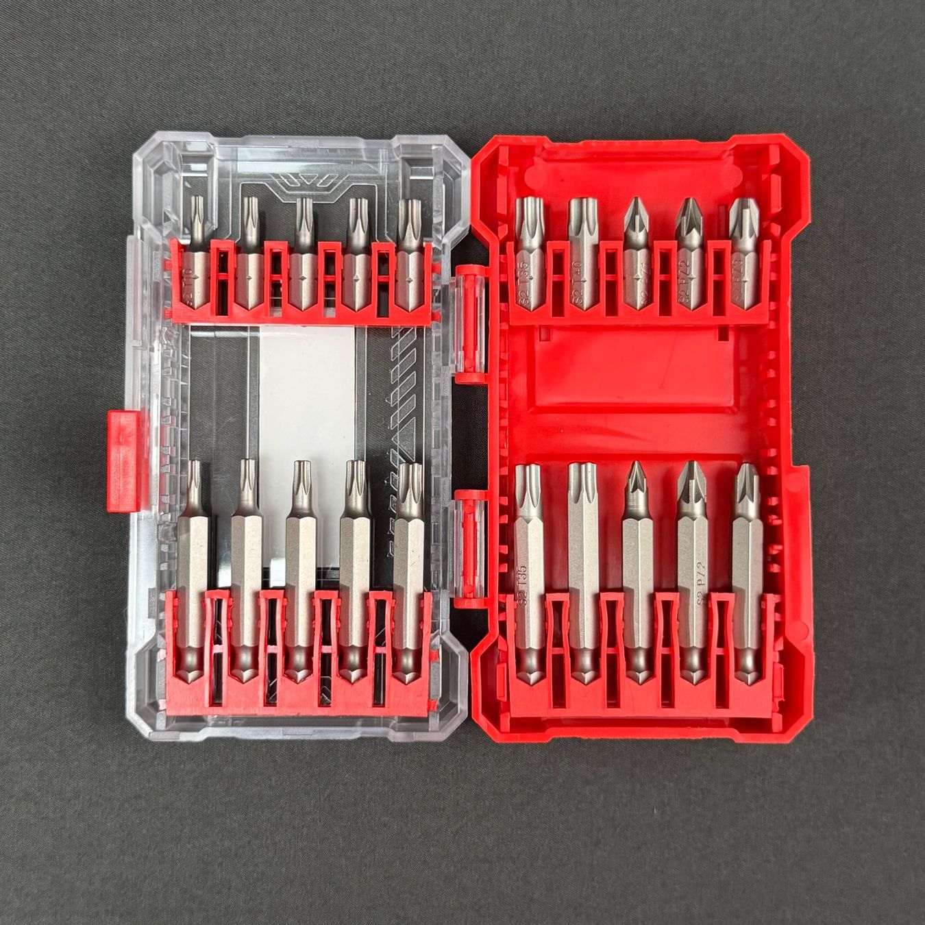 Tous les outils: 20-teiliges Bit-Set – Neuf avec emballage d'origine à Gossau SG par Maz10 2