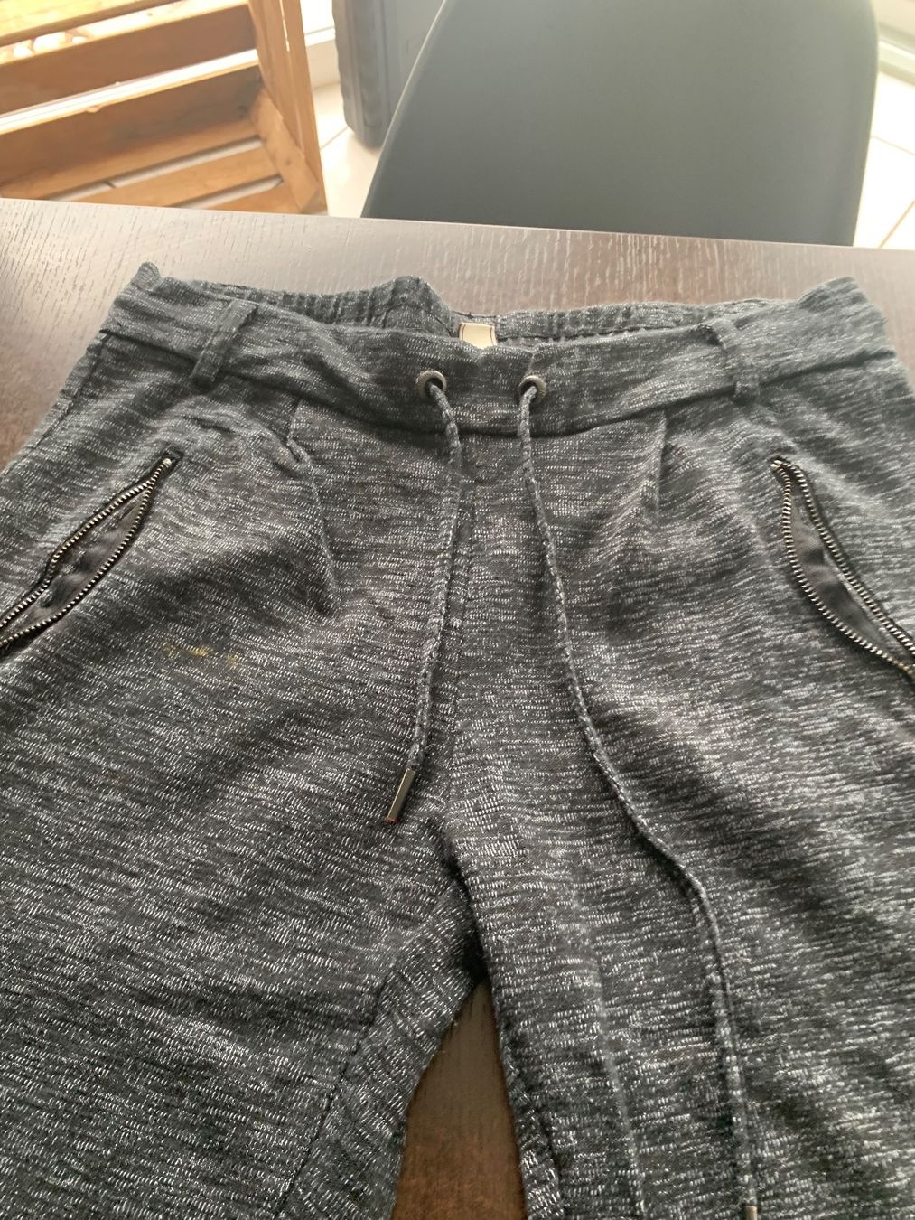 Hosen: Pantalon style bas de training taille S – Gebraucht aus Domdidier von qatar1973 2