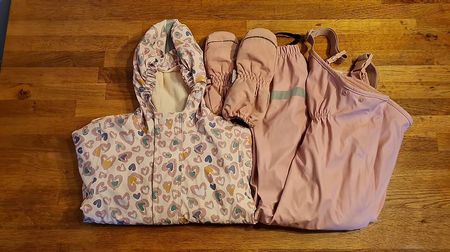 Gefütterte Regenjacke-und Hose Gr. 98/104 inkl. Handschuhe 