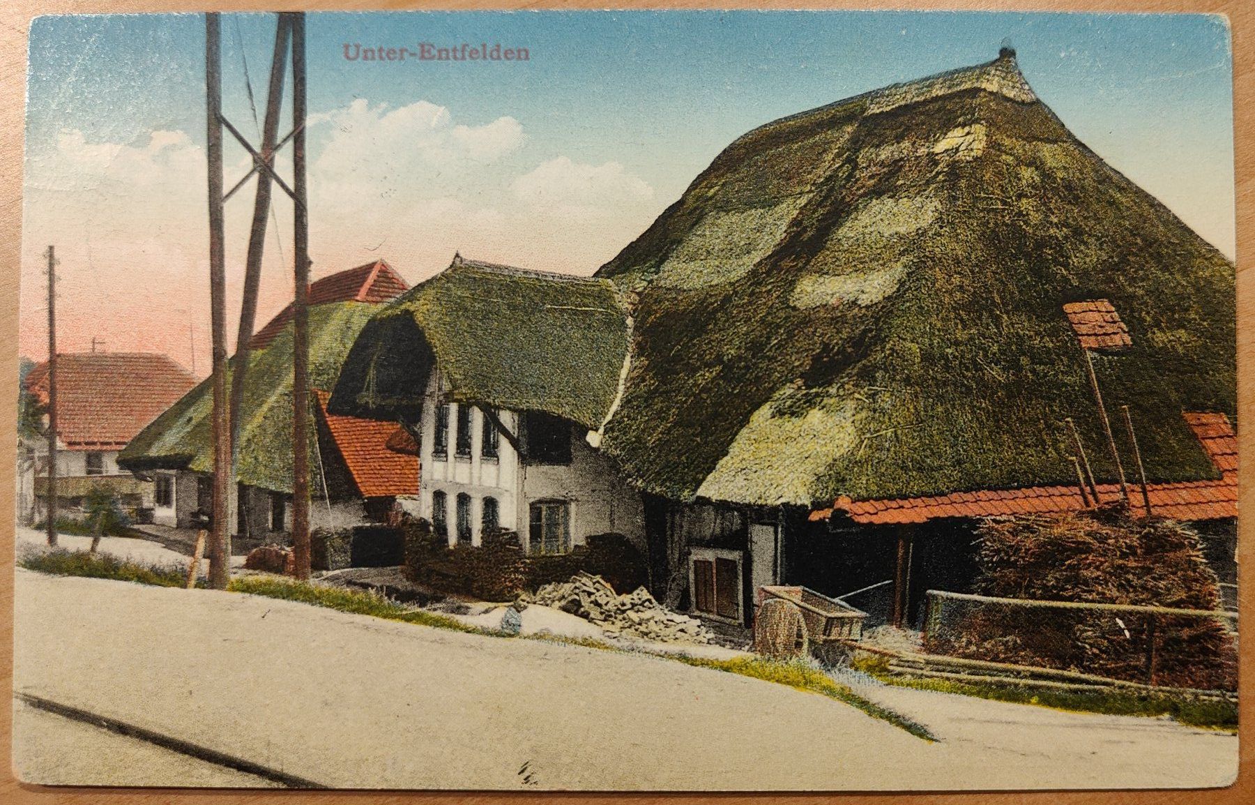 Cartoline postali: Bauernhäuser in Unterentfelden mit Strohdächern um 1910 – Usato da St. Erhard venduto da Chaeferli6