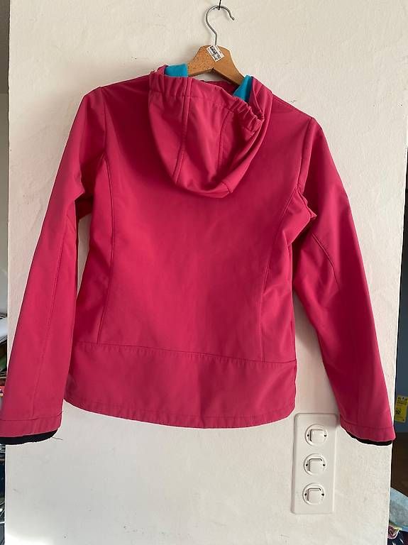 CMP Vestes & Manteaux: Softshelljacke CMP Gr. 164/176 – D'occasion à Nussbaumen AG par GeorgiaB 1