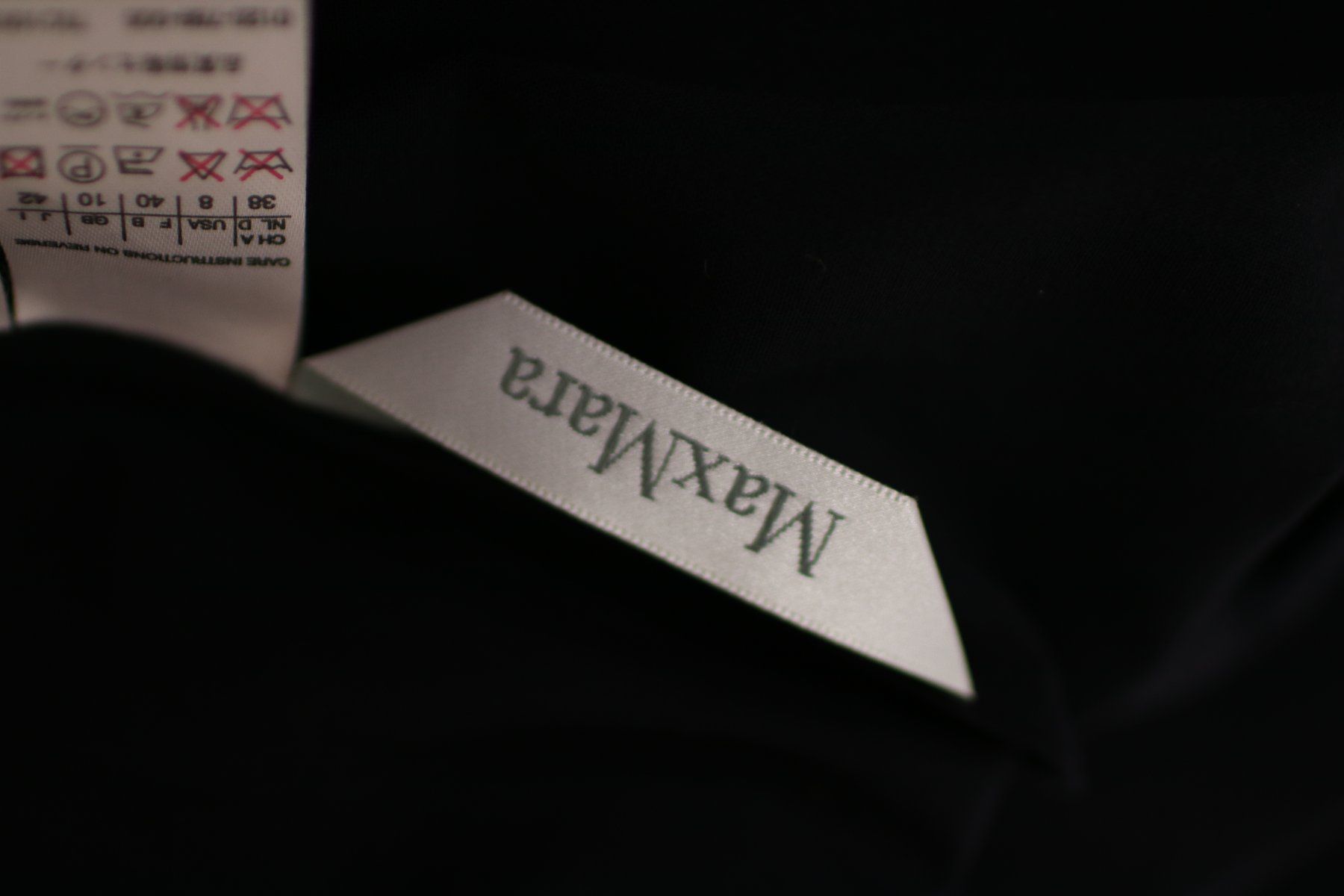 Max Mara Completi & Tailleur: Vintage MAX MARA Navy Blue Suit - Size S – Usato da Hombrechtikon venduto da BAZ-Vintage 8