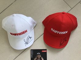 2 x Raiffeisen Caps mit Original Signatur Aline Danioth