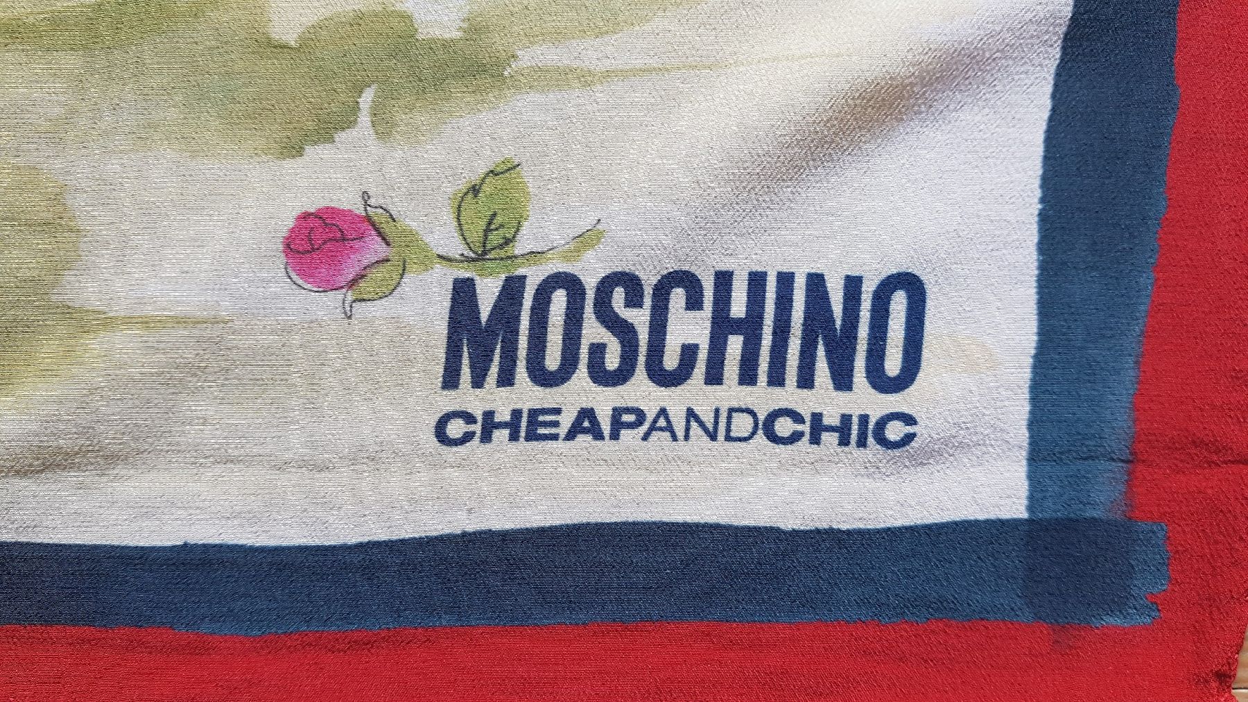 Moschino Foulard & Sciarpe: Moschino Foulard – Usato da Triesen venduto da Vanlie 2
